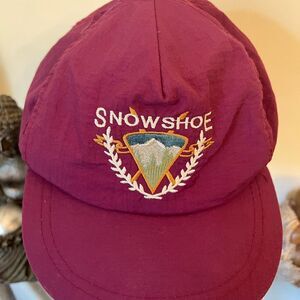 Vintage men’s Ski Country embroidered Snowshoe Nylon adjustable hat.